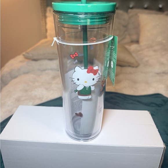 Starbucks x Hello Kitty 24oz Cold Cup Tumbler – New in Box – Limited Edition - Picture 2 of 6